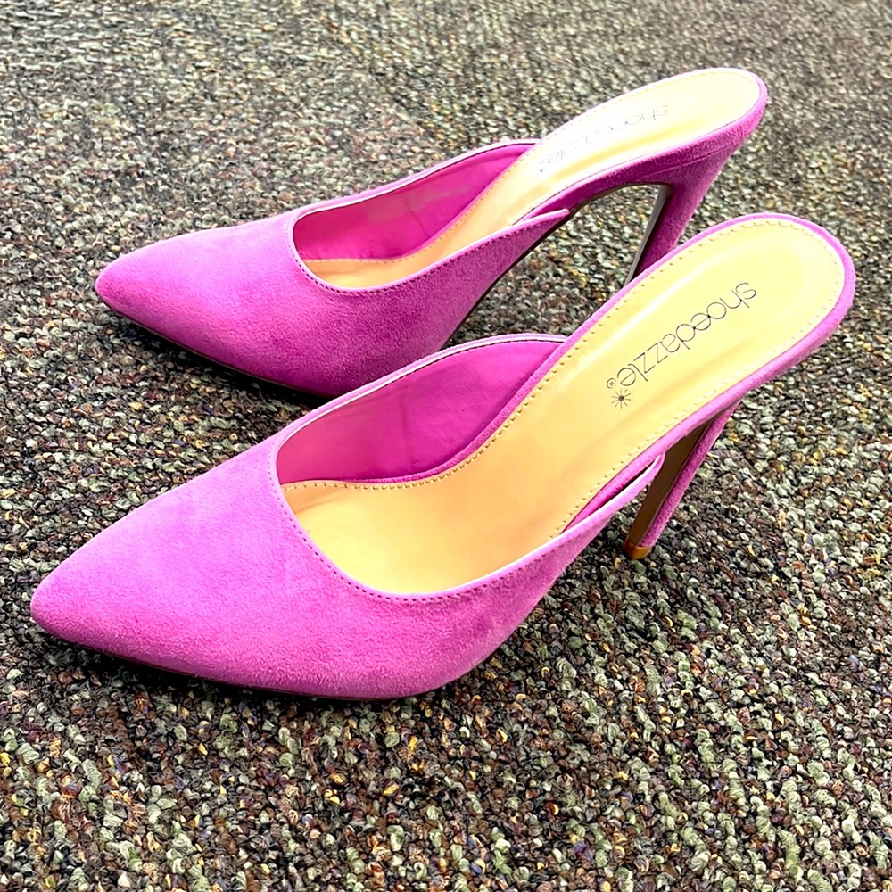Pointed Toe Slip On (slightly used on carpet floor in office)